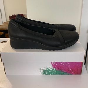 CLARKS Cloudsteppers Black Wedge Size 7